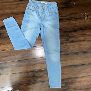Levi’s skinny jeans